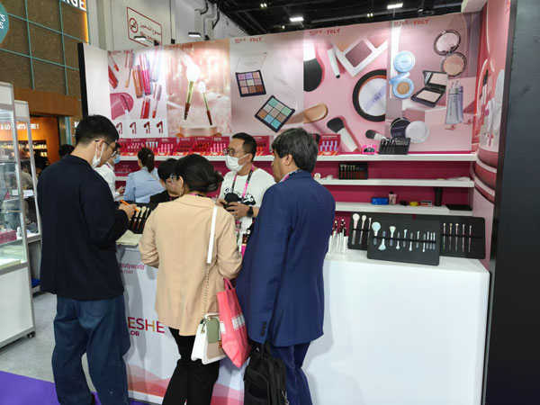 27 번째 Beautyworld Middle East, Yoly Group은 Hall 4-D38에서 여러분을 기다리고 있습니다!
